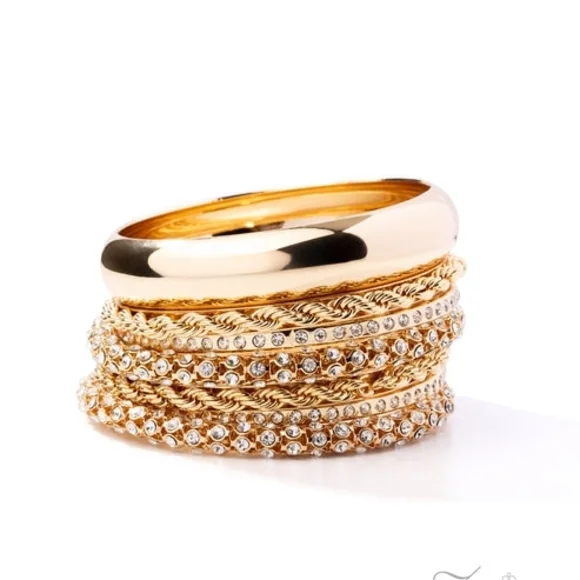 Chic Gold Layered Necklace - Picture 5 of 6